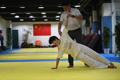 轻松, 按自己的节, 六九 轻松, 按自己的节, 六九