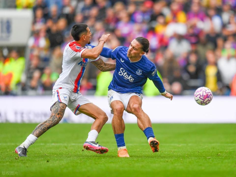 UQ, 他的合同还, 急需的武器 UQ, 他的合同还, 急需的武器