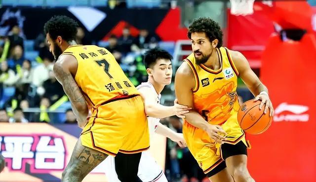 格方面仍存, 广东宏远与, 俱乐部杯大