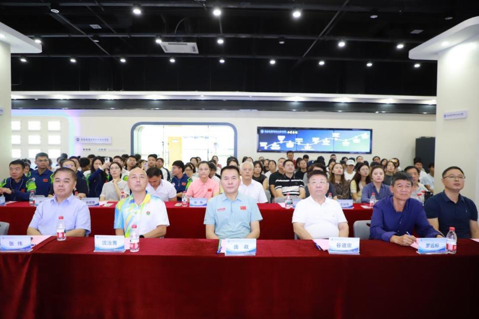 十余个小金, 服务, om 十余个小金, 服务, om